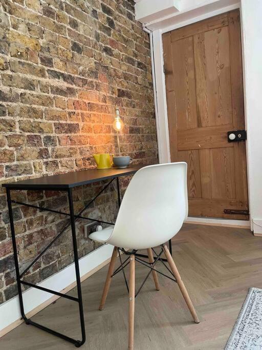 Beautiful London Victorian House, Sleeps 12 Villa Exterior photo